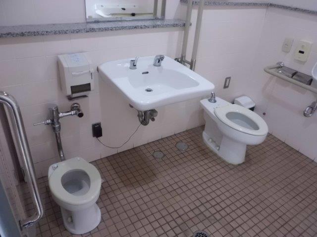 1階女子トイレの写真