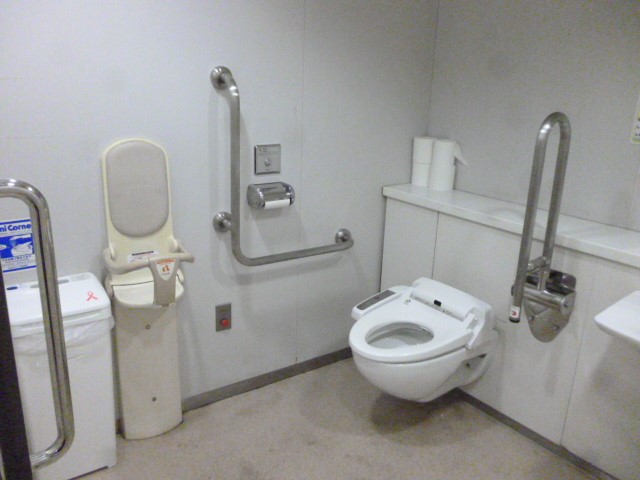3F 6通バリアフリートイレの写真