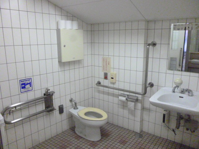 3F 20通バリアフリートイレの写真