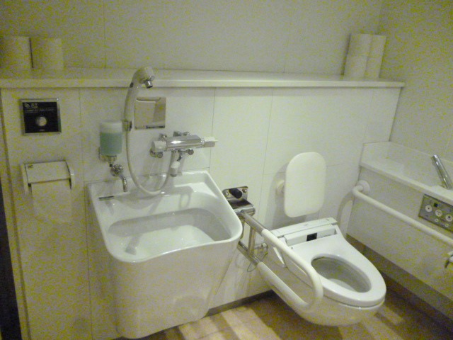 3F 27通バリアフリートイレの写真