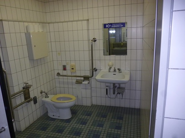 5F　6通バリアフリートイレの写真