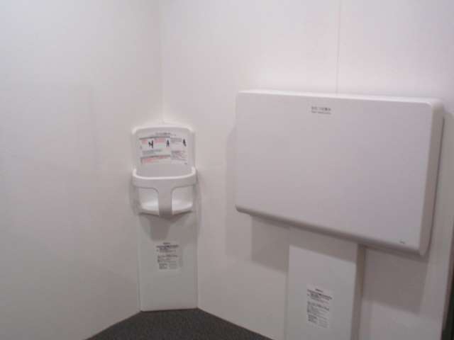 1階トイレ内ベビーシート