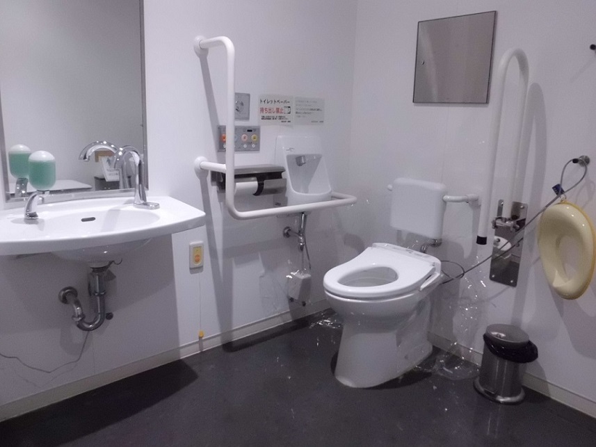 １階から4階のトイレの画像