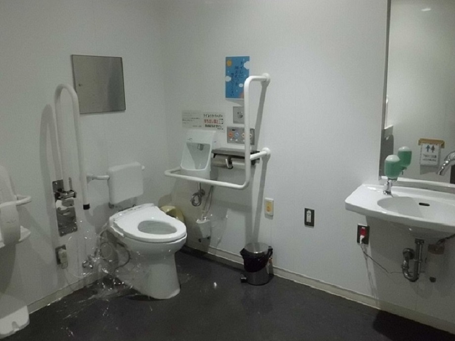 １階から4階のトイレの画像