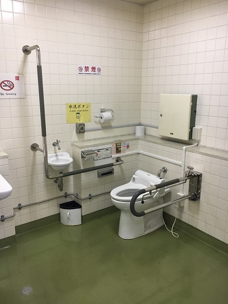 体育会館 3階南西側2バリアフリートイレの写真