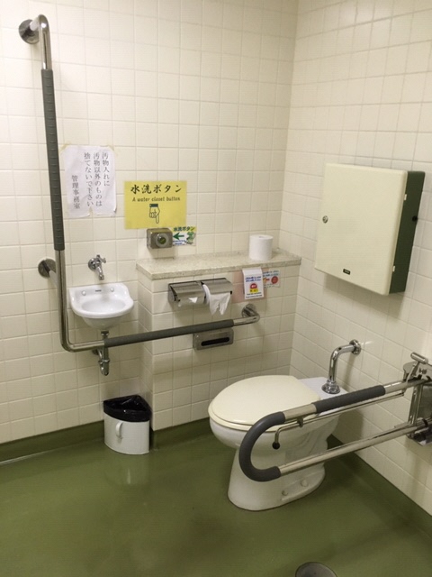 体育会館 地下1階西側1バリアフリートイレの写真