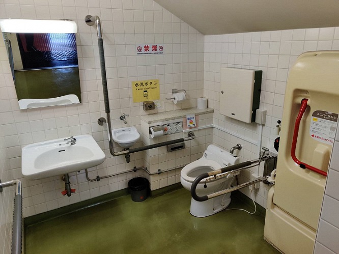 体育会館 1階東側1バリアフリートイレの写真