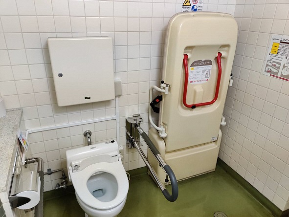 体育会館 1階東側2バリアフリートイレの写真