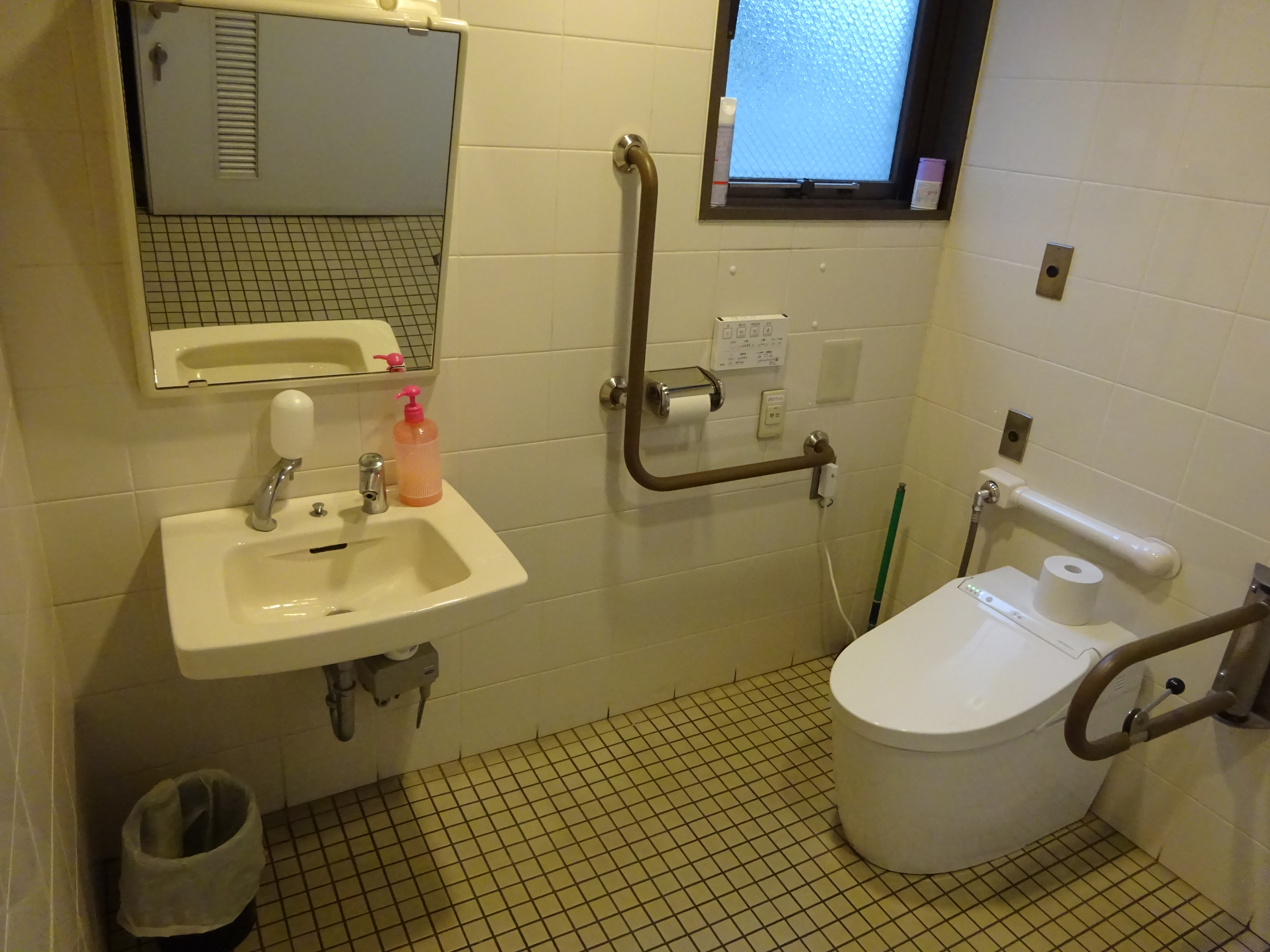 1階トイレの画像