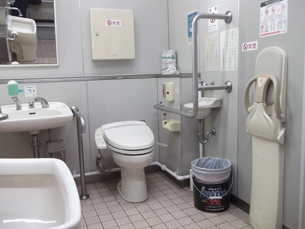 本館1階西多機能トイレの画像