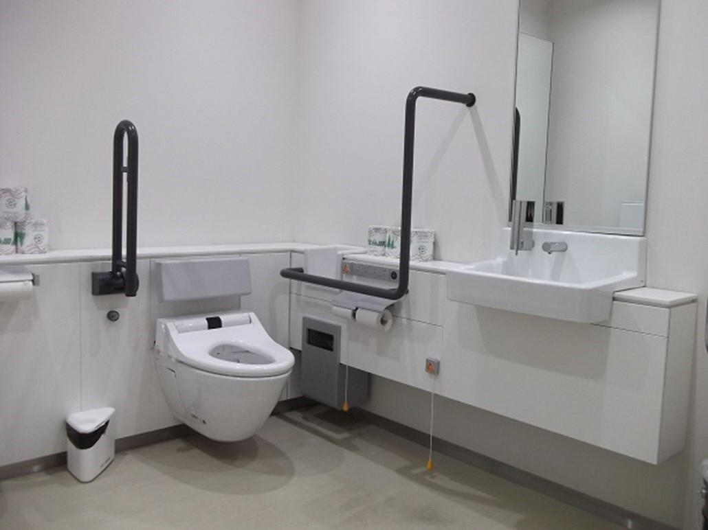 本館５階中央トイレの画像
