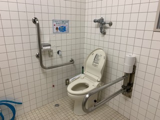 地下１階バリアフリートイレの写真