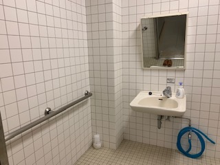 地下１階バリアフリートイレの写真