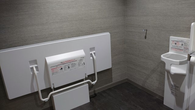 画像：館内　2階トイレ1