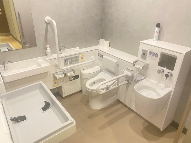 画像：館内　3F　バリアフリートイレの画像