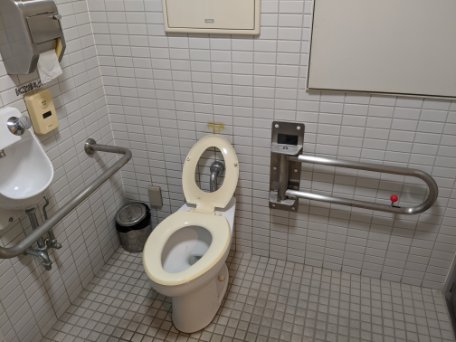 多目的トイレの写真