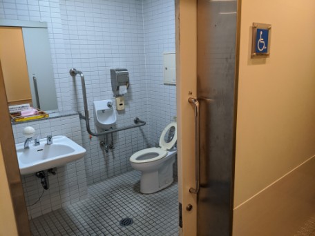 多目的トイレの写真