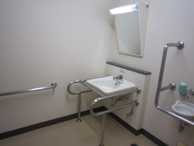 １Ｆ多目的トイレの写真