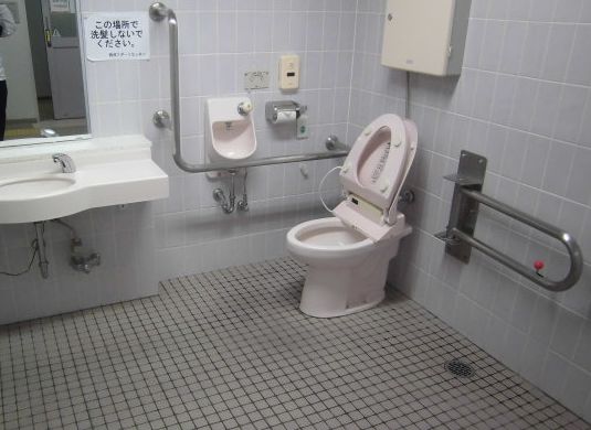 4階バリアフリートイレの写真