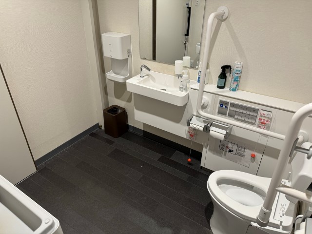 画像：館内　バリアフリートイレの画像②