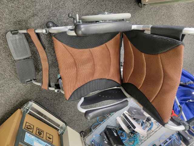 画像：館内　貸出し用車いすの画像