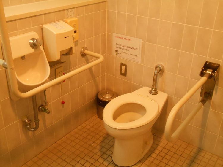 1階バリアフリートイレの写真
