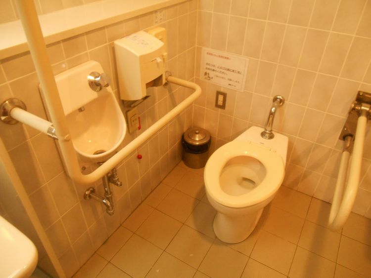 1階バリアフリートイレの写真