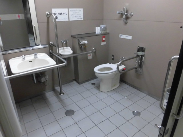 地下1階トイレの写真