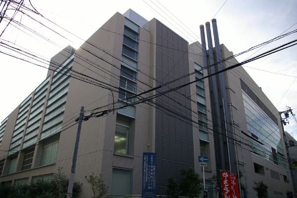 浪速屋内プールの外観写真