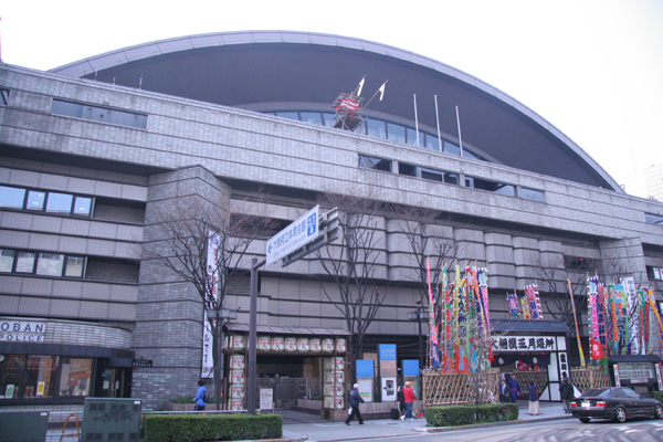 大阪府立体育館の外観写真