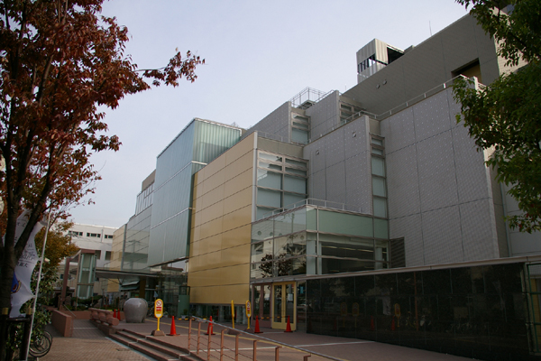 鶴見区民センター