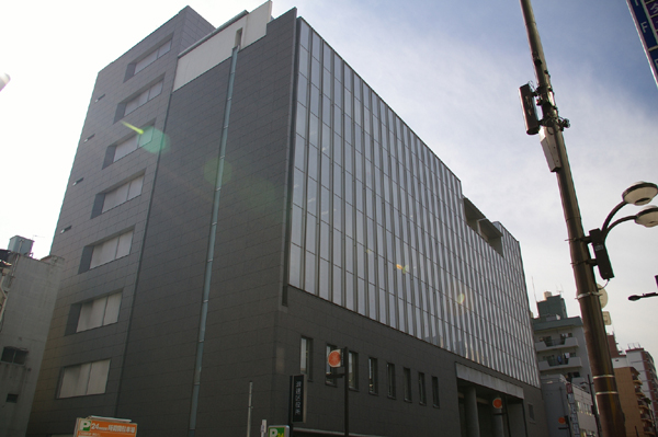 浪速区役所の建物外観の画像
